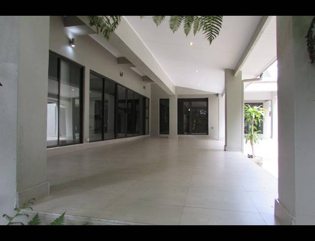 5 BEDROOM HOUSE FOR SALE IN WHITE RIVER EXT 18